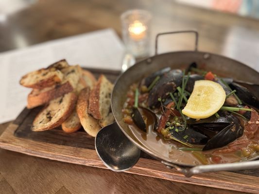 Lucina Eatery & Bar by null Lucina Eatery & Bar by null