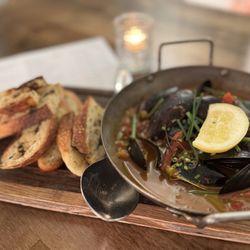 Lucina Eatery & Bar - Mussels