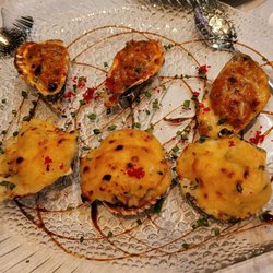 Bistro la Cohue - Scallop with lobster meat and baked oysters.