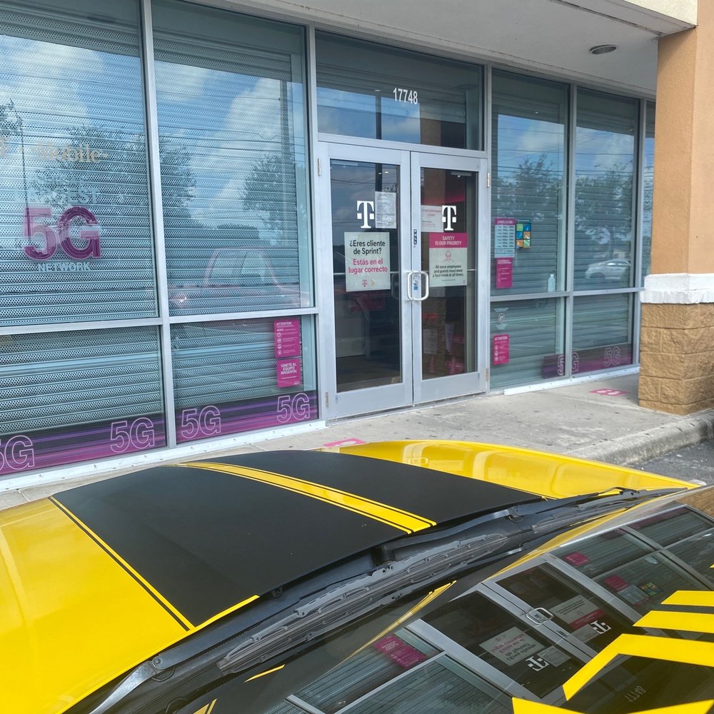 T-Mobile Experience Store - Mobile Phones Near Me - Hialeah, Florida