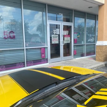 T-Mobile Experience Store - Mobile Phones Near Me - Hialeah, Florida T-Mobile Experience Store - Mobile Phones Near Me - Hialeah, Florida