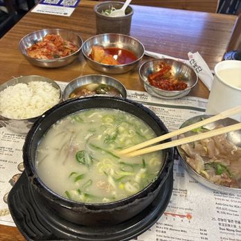 Sun Nong Dan - knee soup and look at all that nutritious cartilage - Korean Near Me - Los Angeles, California
