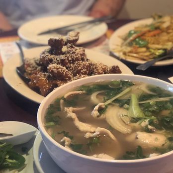 Caravelle Restaurant - Vietnamese Near Me - Little Canada, Minnesota