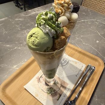 Nana's Green Tea - matcha warabimochi parfait - Cafes Near Me - Pasadena, California