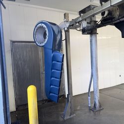 Chevron - 1 of 2 Blowers at the end of the Car Wash. Also, DOES NOT WORK!!