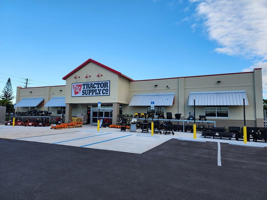 Tractor Supply Image