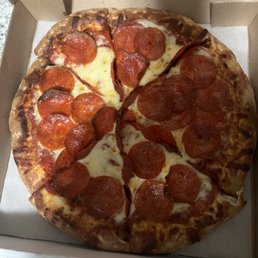 Small pepperoni pizza Small pepperoni pizza