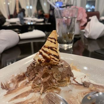 De Adriatico Restaurant - Chocolate mousse - Mediterranean Near Me - Fort Myers, Florida De Adriatico Restaurant - Chocolate mousse - Mediterranean Near Me - Fort Myers, Florida