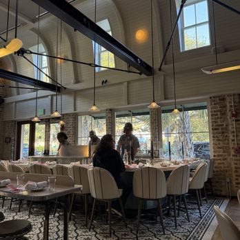 The Darling Oyster Bar - Great, Interior - Seafood Near Me - Savannah, Georgia The Darling Oyster Bar - Great, Interior - Seafood Near Me - Savannah, Georgia