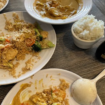 Thai Recipe Bistro - Yellow chicken Curry Chicken fried rice - Thai Near Me - Phoenix, Arizona Thai Recipe Bistro - Yellow chicken Curry Chicken fried rice - Thai Near Me - Phoenix, Arizona