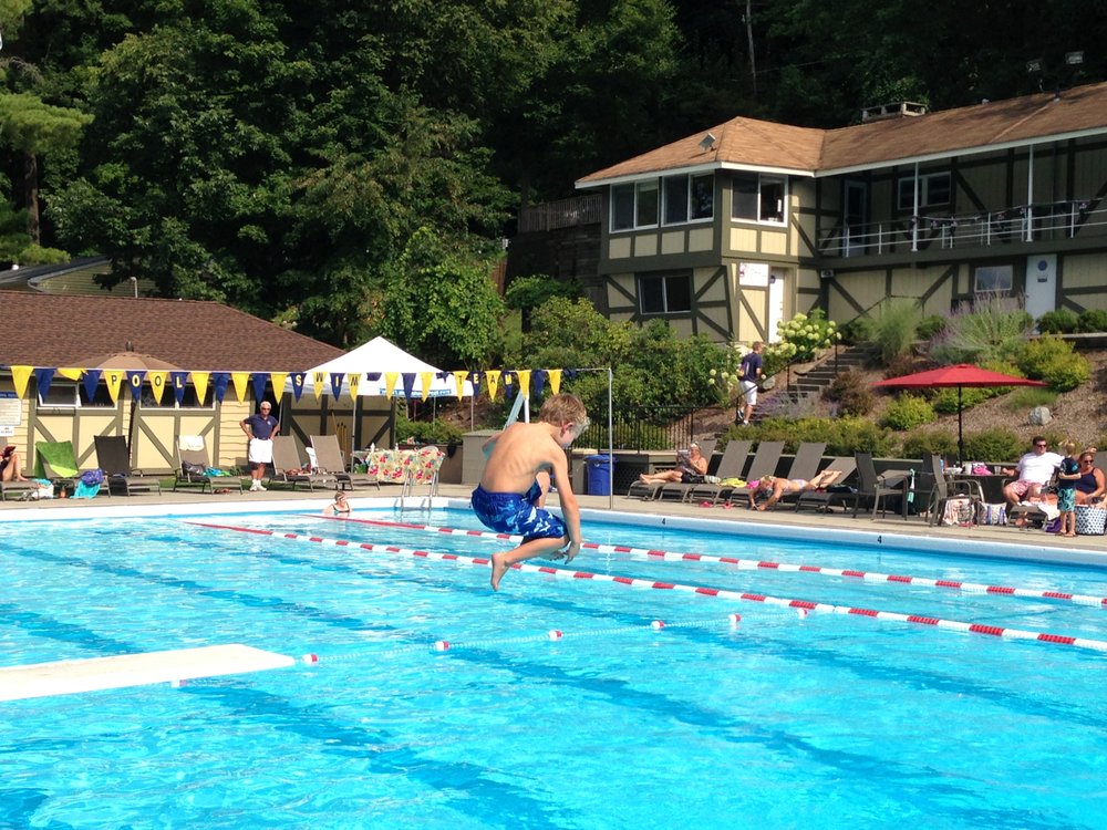 Lake Mohawk Pool Logo