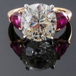Jewells - 7-Carat Diamond With Ruby Accents