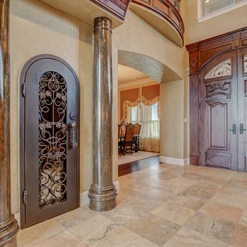 JHS Custom Painting and Remodeling - entryway - Painters Near Me - Dallas, Texas JHS Custom Painting and Remodeling - entryway - Painters Near Me - Dallas, Texas