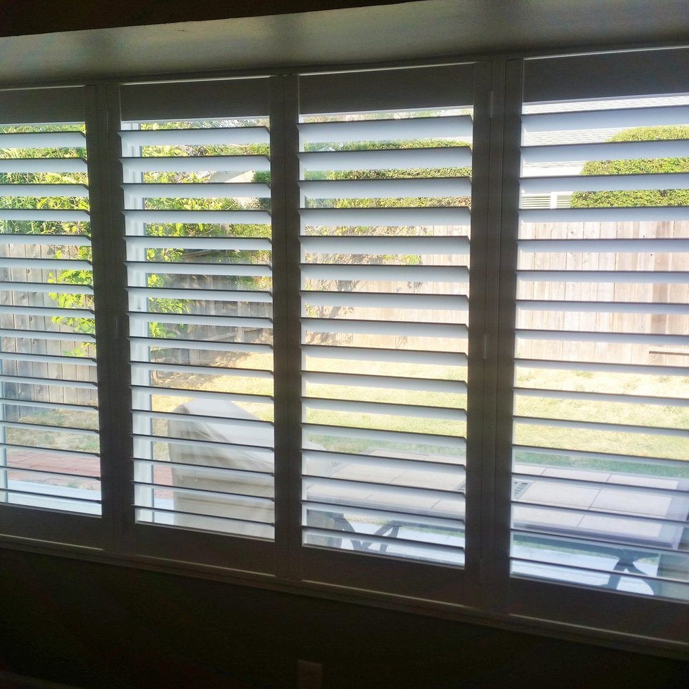 East Bay Blinds - Kitchen area. Hunter Douglas Palm Beach shutters. - Shades & Blinds Near Me East Bay Blinds - Kitchen area. Hunter Douglas Palm Beach shutters. - Shades & Blinds Near Me