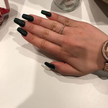 Soak Nails - 4 week old nails - Nail Salons Near Me - Encino, California Soak Nails - 4 week old nails - Nail Salons Near Me - Encino, California