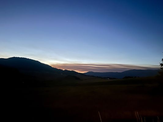 Howlers Inn B&B and Wolf Sanctuary, Bozeman MT Bed and Breakfast Lodging by null