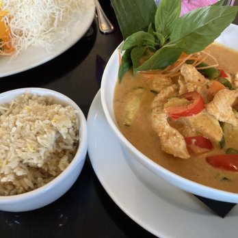 Thai Curry Restaurant - Red Thai Curry with chicken - Thai Near Me - San Antonio, Texas Thai Curry Restaurant - Red Thai Curry with chicken - Thai Near Me - San Antonio, Texas