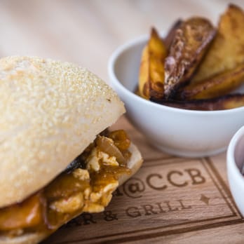 Comedy Café Berlin - Feta & Roasted Vegetable Sandwich - Comedy Clubs Near Me - Berlin, BE Comedy Café Berlin - Feta & Roasted Vegetable Sandwich - Comedy Clubs Near Me - Berlin, BE