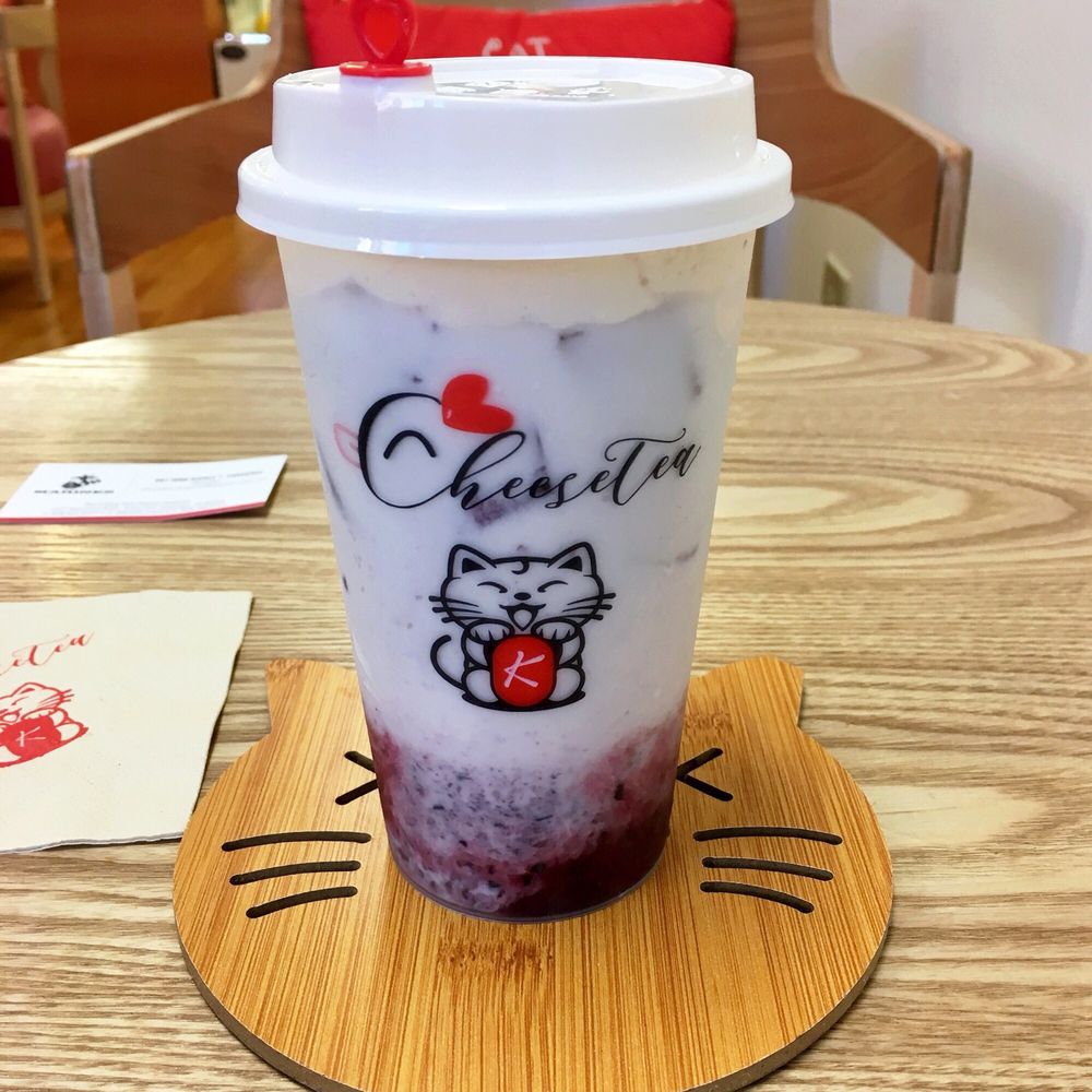 Drincup Cafe - Messy blueberry before mixing the drink together - Bubble Tea Near Me - Honolulu, Hawaii Drincup Cafe - Messy blueberry before mixing the drink together - Bubble Tea Near Me - Honolulu, Hawaii
