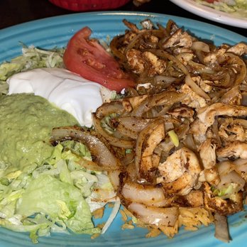 Casa Don Jose - Arroz con Pollo with onions - Mexican Near Me - Colonial Heights, Virginia Casa Don Jose - Arroz con Pollo with onions - Mexican Near Me - Colonial Heights, Virginia