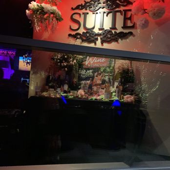 Suite Restaurant / Lounge - SUITE - Bars Near Me - Bellevue, Washington