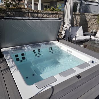 Mission Valley Spas - Knee/seating height - Pool & Hot Tub Service Near Me - Lake Forest, California