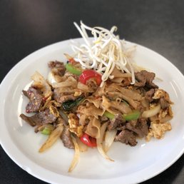 Pad Khee Mau Drunken Noodles Lunch