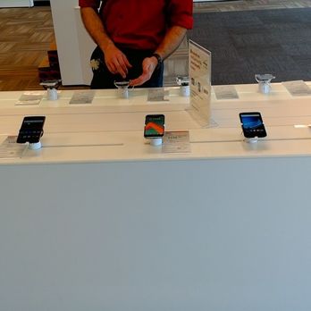 Verizon - Mobile Phones Near Me - Topeka, Kansas