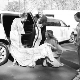 Here we see Geoff, the best Wedding Day Driver. / Lyka Mak Photography Here we see Geoff, the best Wedding Day Driver. / Lyka Mak Photography