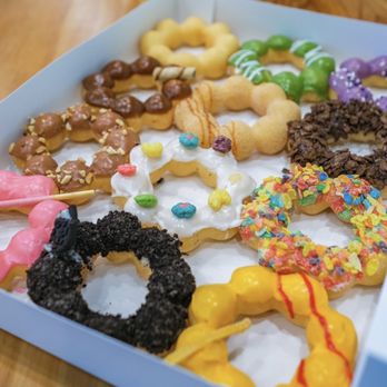 Donutchew - Fair Oaks Mall - Desserts Near Me - Fairfax, Virginia