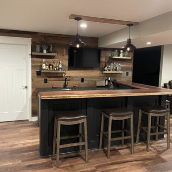 Loudoun Basements - Custom Bar with Reclaimed Barnwood Wall - General Contractors Near Me - Ashburn, Virginia