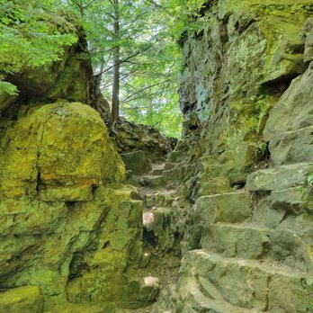 Fitzgerald Park - Outcroppings - Disc Golf Near Me - Grand Ledge, Michigan