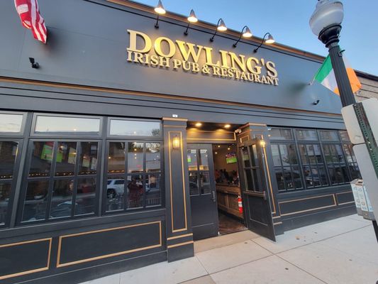 Dowling's Irish Pub & Restaurant by null