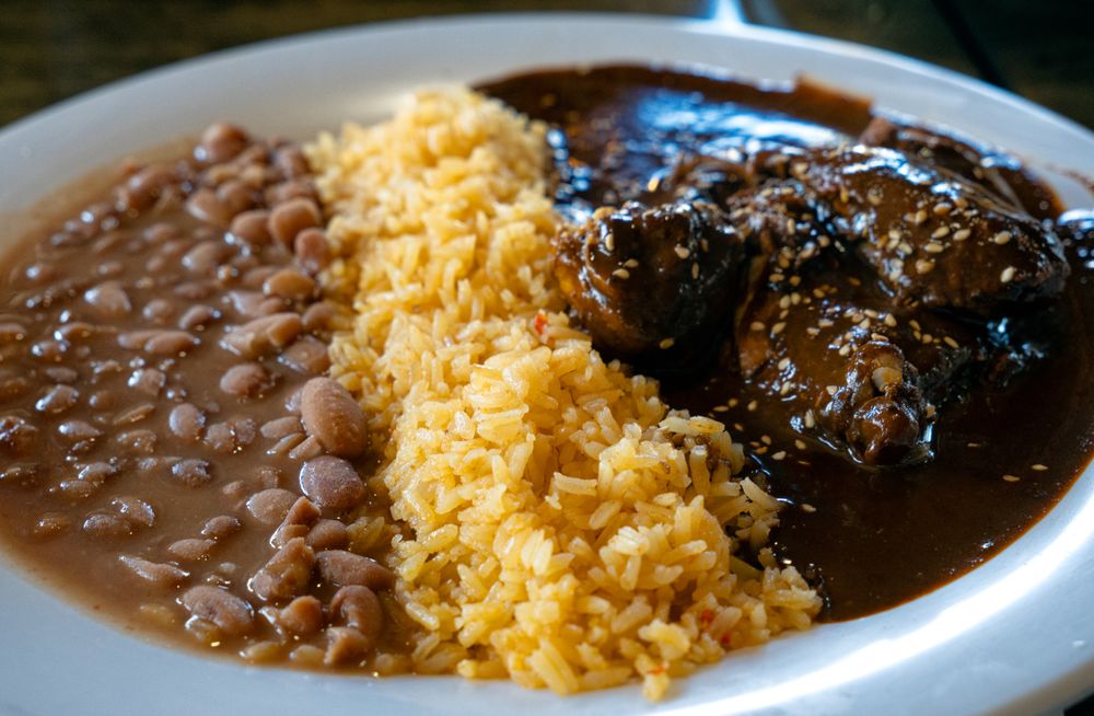 Food from Antojitos Acatlán