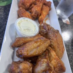 Q B Sports Bar Grill Games - Wings ( QB Sauce & Honey Garlic )