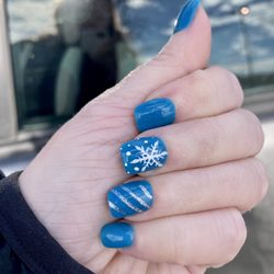 Qq Nail Lounge - Nails ready for winter!