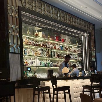 Turner's Cut - Cocktail Bars Near Me - Houston, Texas
