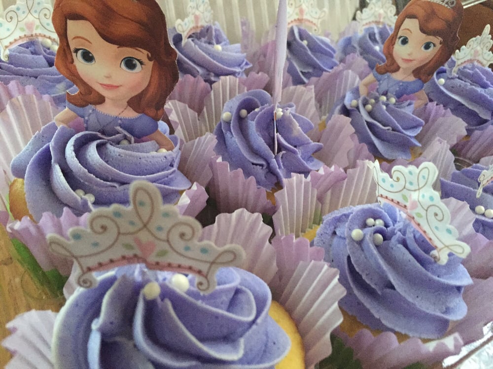 Glamm Cakes By Erin Logo