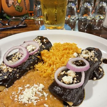 Rancho El Agave - Mole chicken enchiladas - Music Venues Near Me - Vista, California Rancho El Agave - Mole chicken enchiladas - Music Venues Near Me - Vista, California