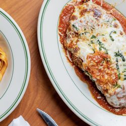 Rocco's Café - Chicken Parm