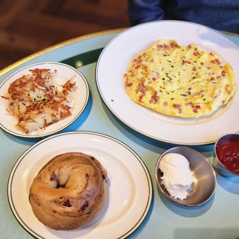 Sadelle's - Western omelet with hash brown & cinnamon raisin bagel - Breakfast & Brunch Near Me - Las Vegas, Nevada Sadelle's - Western omelet with hash brown & cinnamon raisin bagel - Breakfast & Brunch Near Me - Las Vegas, Nevada