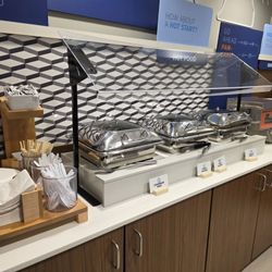 Holiday Inn Express Portland East - Troutdale - scrambled eggs, pork and turkey sausage options, biscuits & gravy, pancakes, bagels. Plus fixins