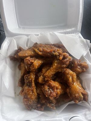 A Town Wings - Donald lee hollowell by null