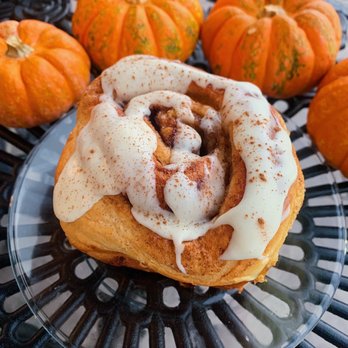 The Crossing Coffee Shop - Cinnamon Roll - Coffee & Tea Near Me - Cleveland, Texas The Crossing Coffee Shop - Cinnamon Roll - Coffee & Tea Near Me - Cleveland, Texas
