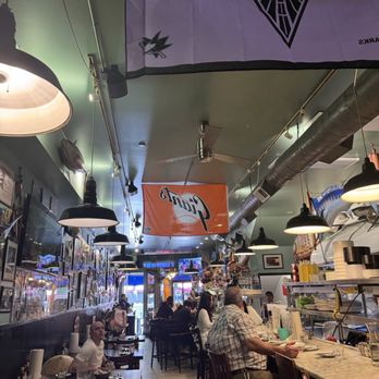 Sotto Mare - Inside - Seafood Near Me - San Francisco, California Sotto Mare - Inside - Seafood Near Me - San Francisco, California