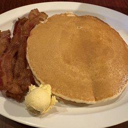 Short Stack of Cakes with Bacon Short Stack of Cakes with Bacon