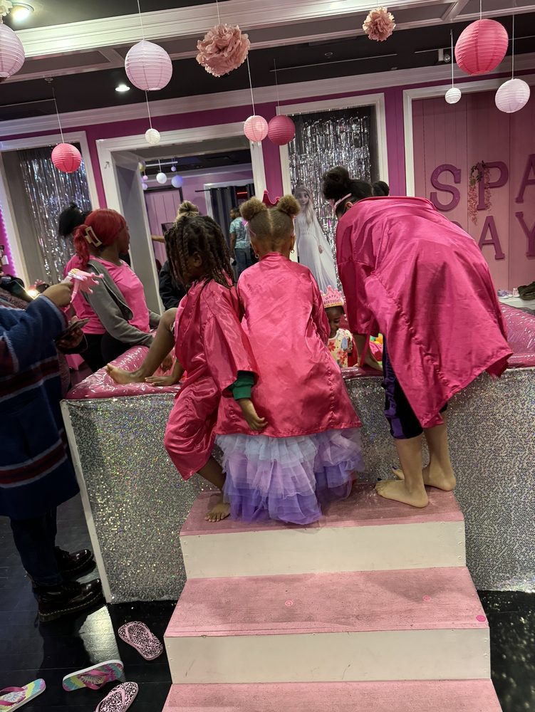 SUGAR AND SPICE KIDDIE SPA Updated April 2024 34 Photos 2300