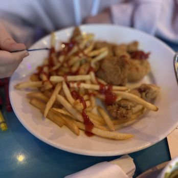 Jimmy Buffett's Margaritaville Restaurant - Chicken Tenders - New American Near Me - Hollywood, Florida