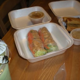 Salad rolls, spring rolls