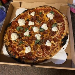 PUTTIN' ON THE RITZ - COAL FIRED PIZZA PUTTIN' ON THE RITZ - COAL FIRED PIZZA